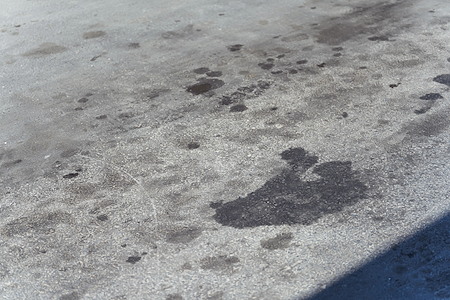 Can You Remove Oil Spots From Driveways? Here’s How Professional Cleaning Makes a Difference